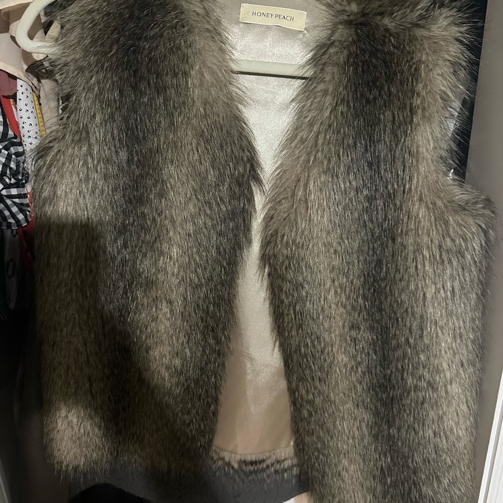 Women's Faux Fur Vest - Gray